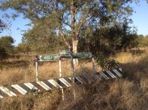 The first road junction leaving Mabalauta.