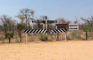 The road to Mana Pools.