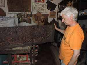 Pepe describing another piece.