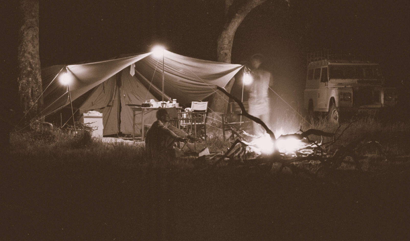 camp-at-night