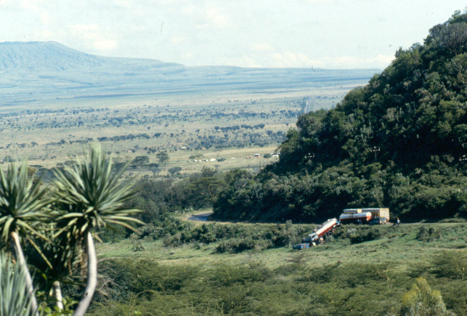 lorry on naiv road...
