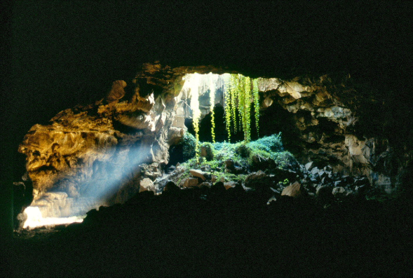 suswa caves 1